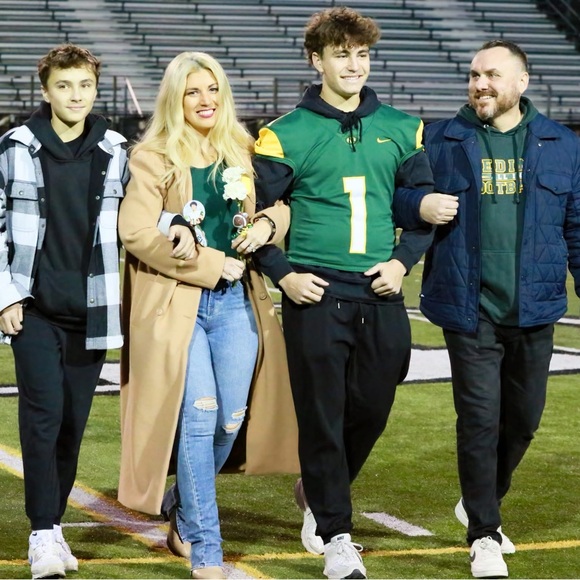 Meet your Posher, Melissa - Picture 5 of 8